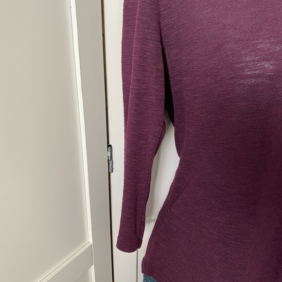 Go Wild top mid sleeves. Pocket in front. Size Med. - Picture 4 of 7